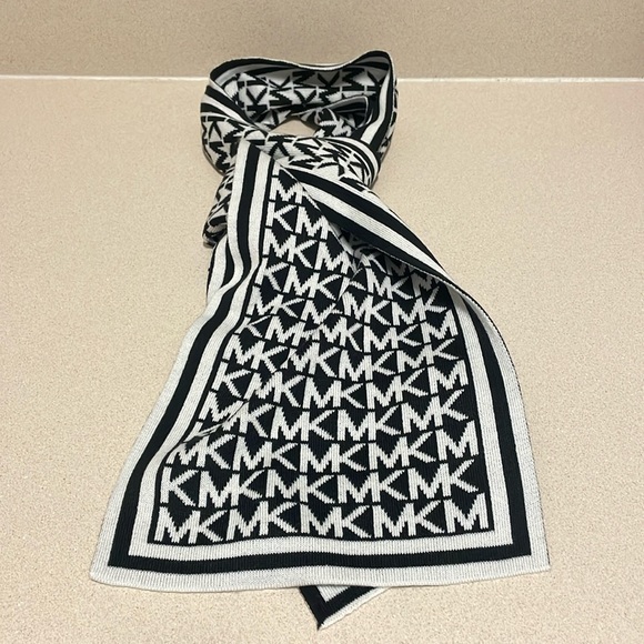 Michael Kors Accessories - Michael Kors MK Scarf
